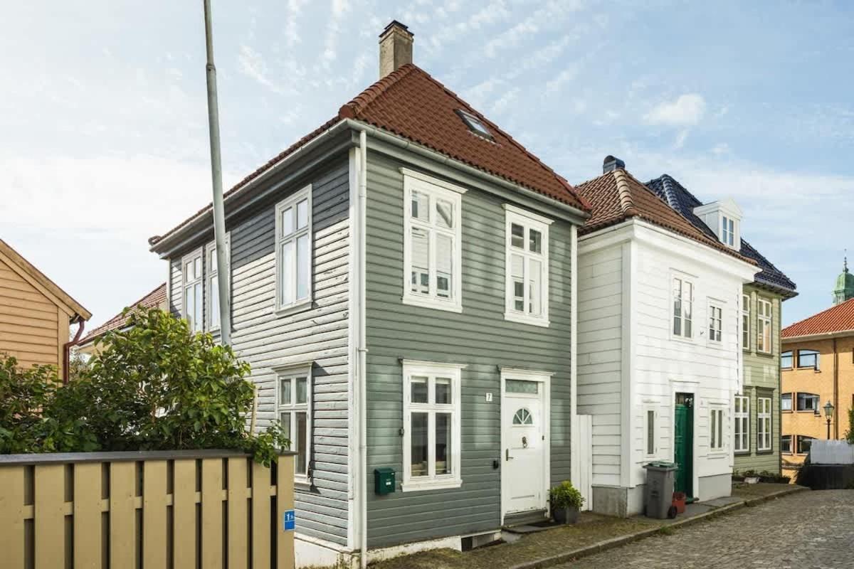 Dinbnb Homes I The 1880 Authentic Dream I 500m From Bryggen Holiday home Bergen