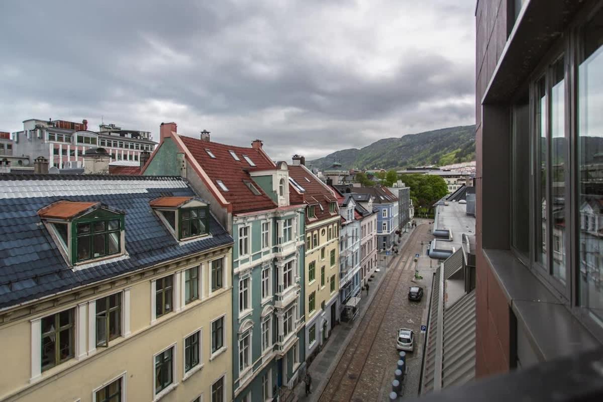 Apartment Dinbnb I Penthouse 250m From Center I Privat Balcony Bergen