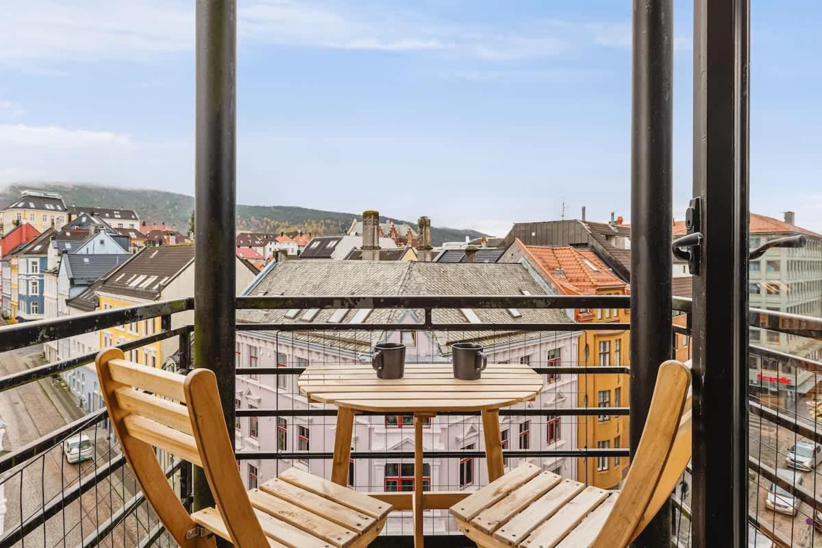 Dinbnb I Penthouse 250m From Center I Privat Balcony * Bergen