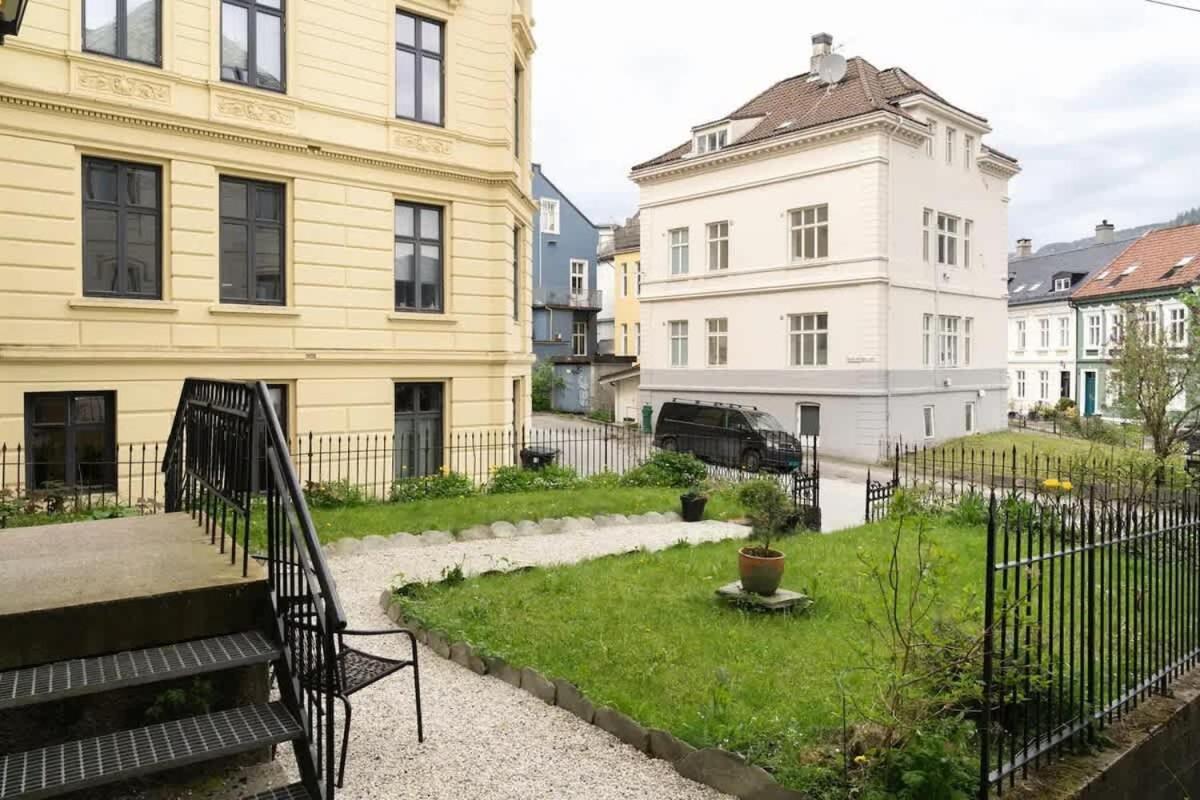 Dinbnb I Historical Building I Hotel-apartment