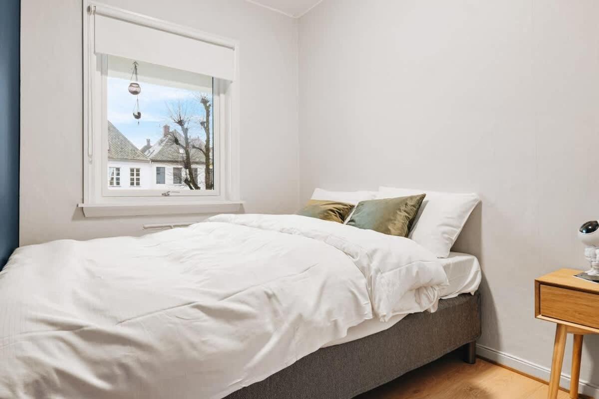 Dinbnb L Free Parking L 5 Min From Torget L Nearby Coast I Newly Furnished Bergen