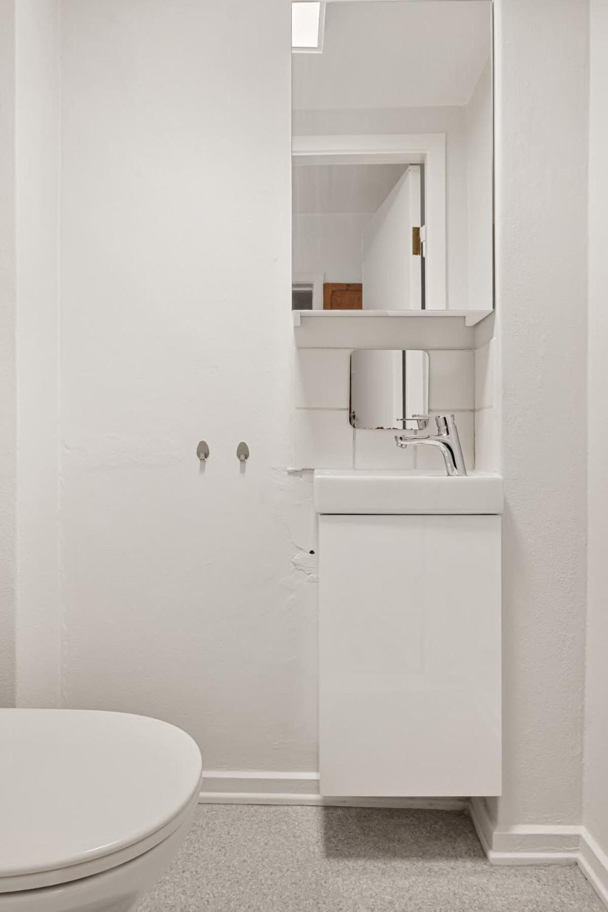 Apartment Dinbnb L Free Parking L 5 Min From Torget L Nearby Coast I Newly Furnished