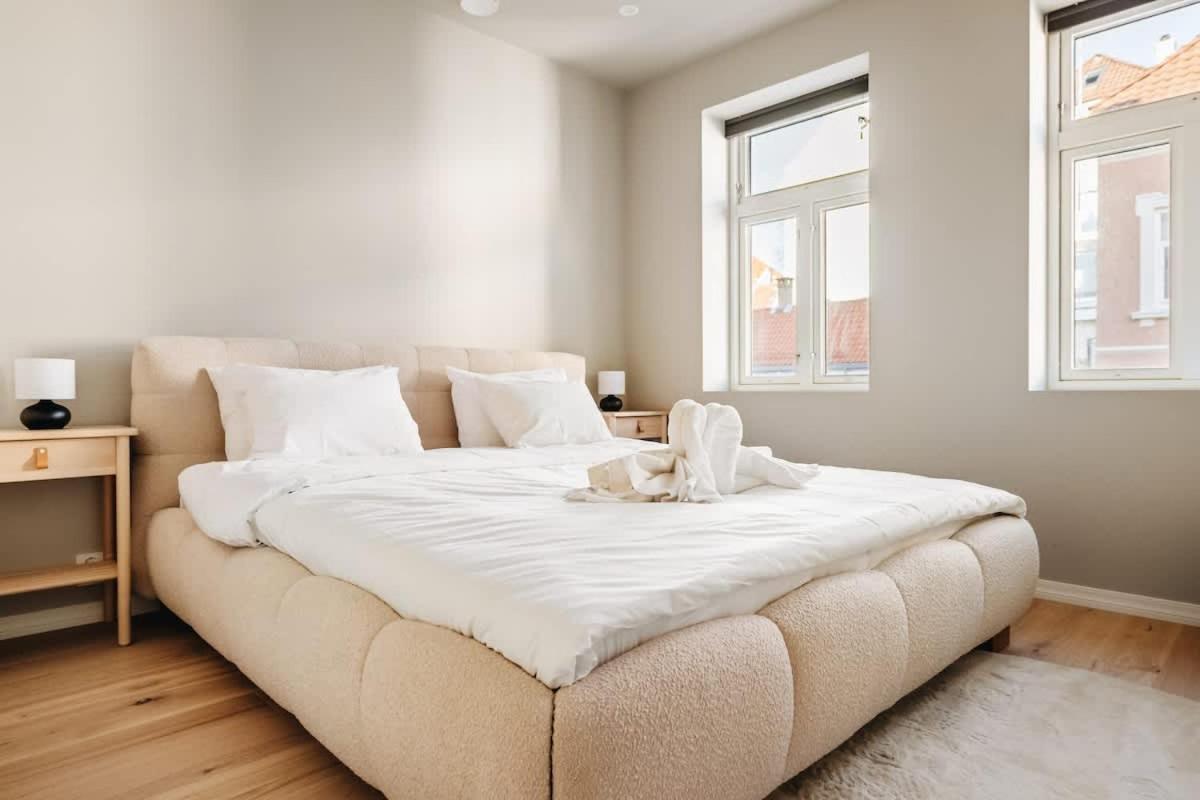 Dinbnb L 2 Etasjers Toppleil L 2 Privat Balkonger L Ny 2024 Apartment