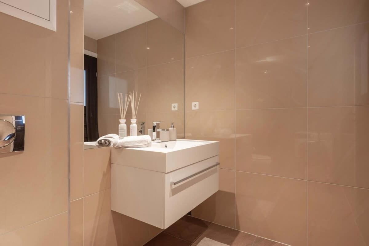 Dinbnb L 600 M To Bryggen L 3-story House L New In 2023 Bergen