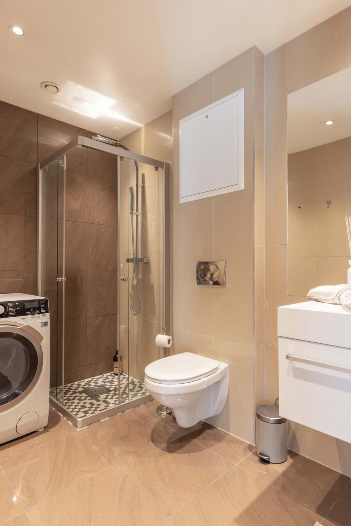 Dinbnb L 600 M To Bryggen L 3-story House L New In 2023