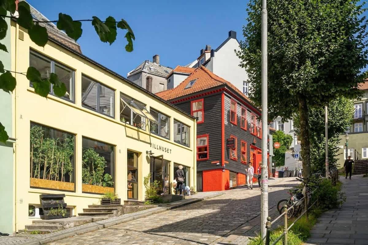 Apartment Dinbnb L 50 Meters To Bryggen L New 2023 L Sunny Backyard *