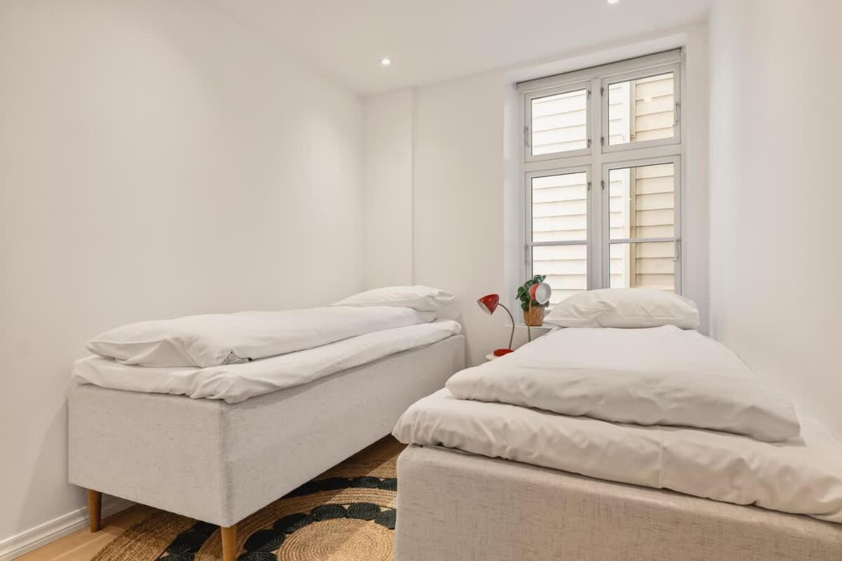 Dinbnb L 500m To Bryggen L Bathtub & New 2017 L Authentic Bergenshus Apartment