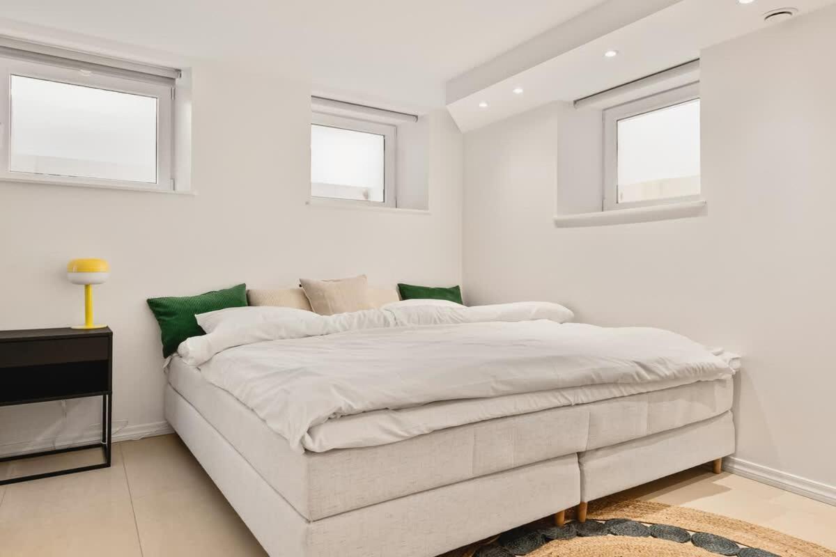 Apartment Dinbnb L 500m To Bryggen L Bathtub & New 2017 L Authentic Bergenshus Bergen
