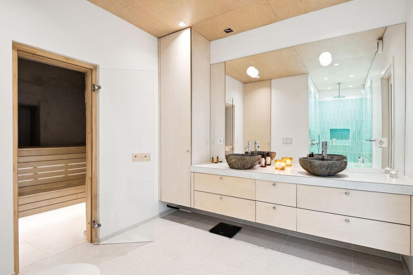 Sjarmerende Med Utsikt, Spa-bad Og Park Holiday home Bergen