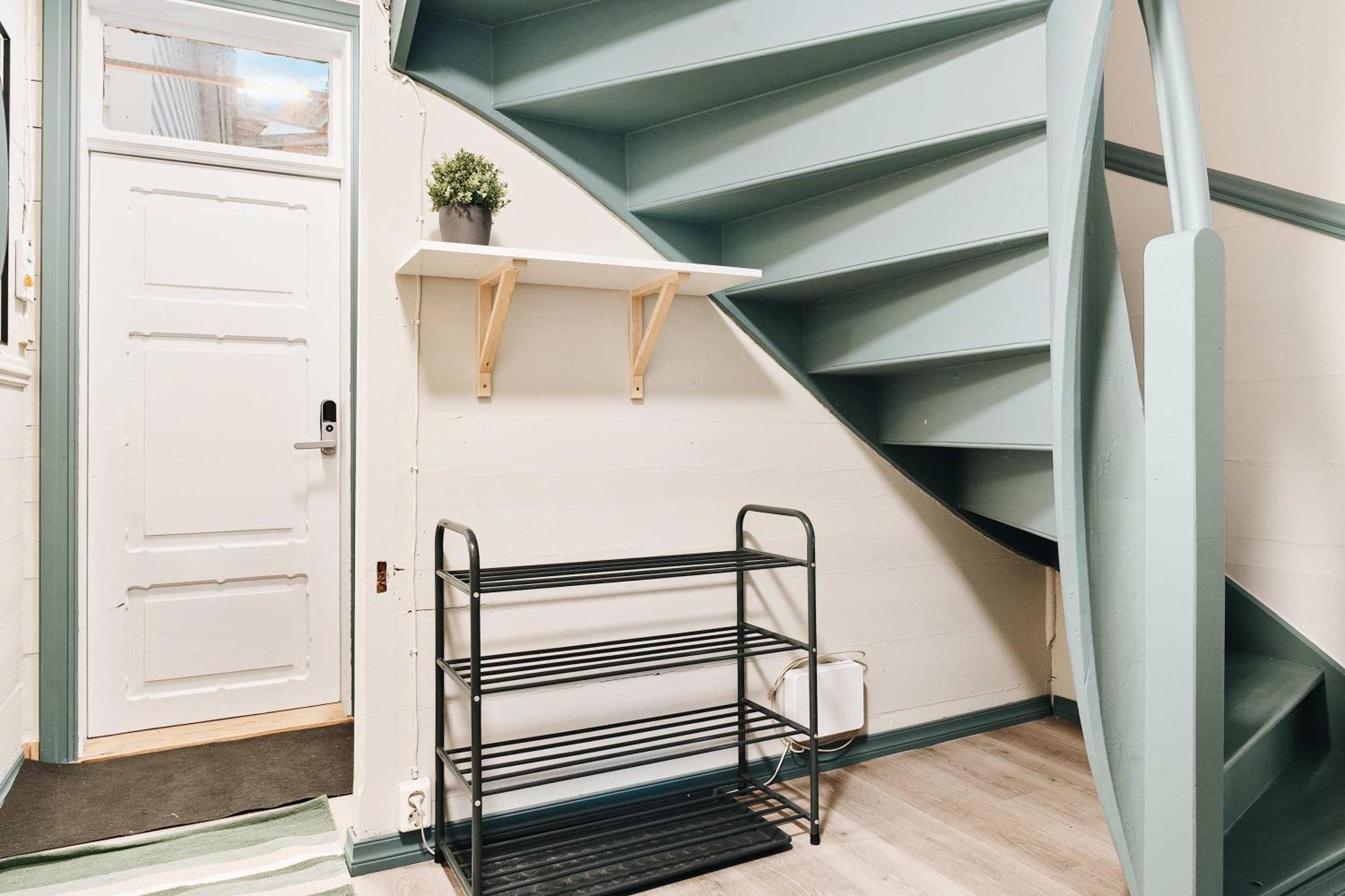 Holiday home Dinbnb - History Meets Modern I 3-story House *