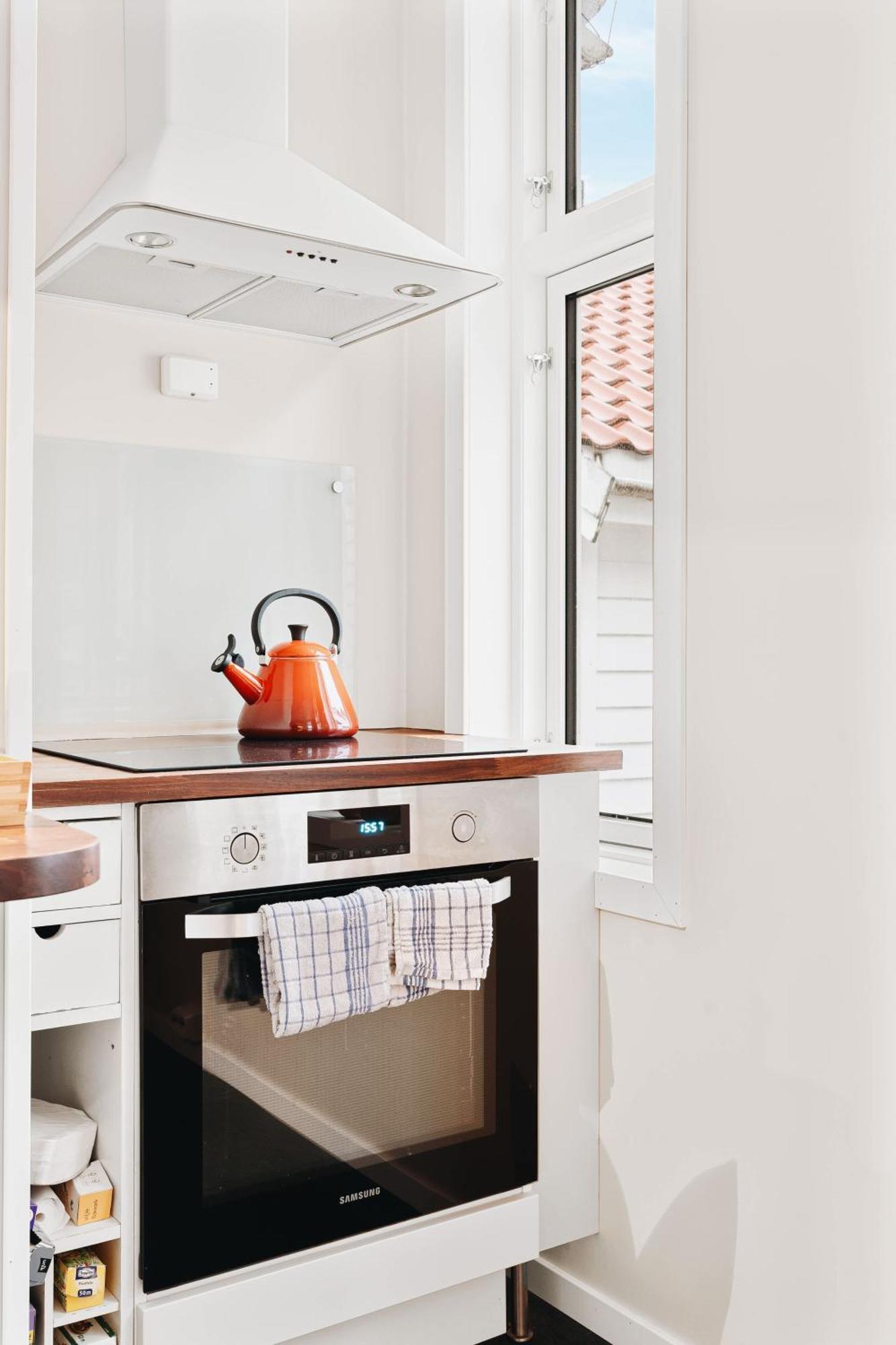 Dinbnb - History Meets Modern I 3-story House Holiday home