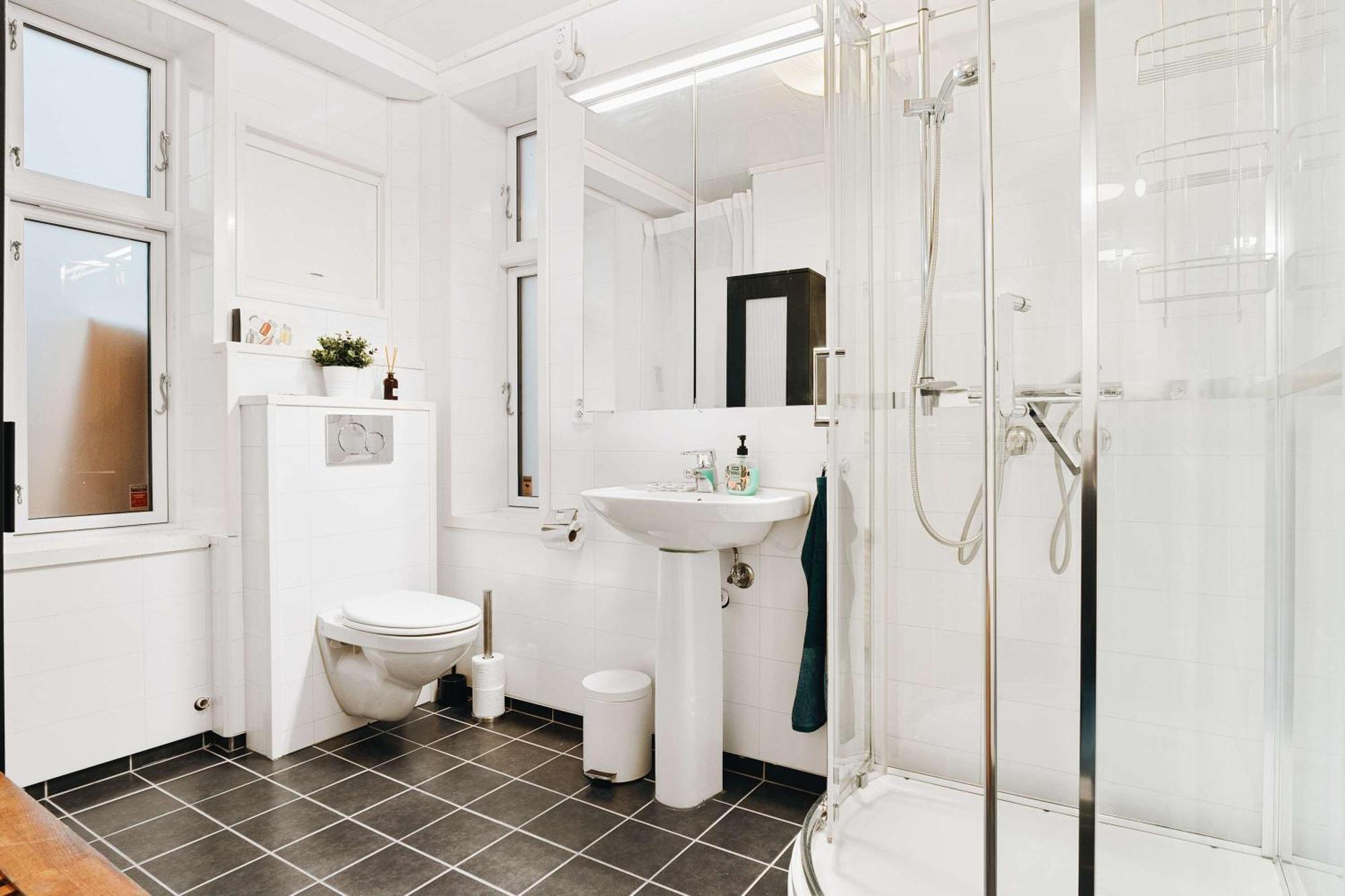 Holiday home Dinbnb - History Meets Modern I 3-story House *