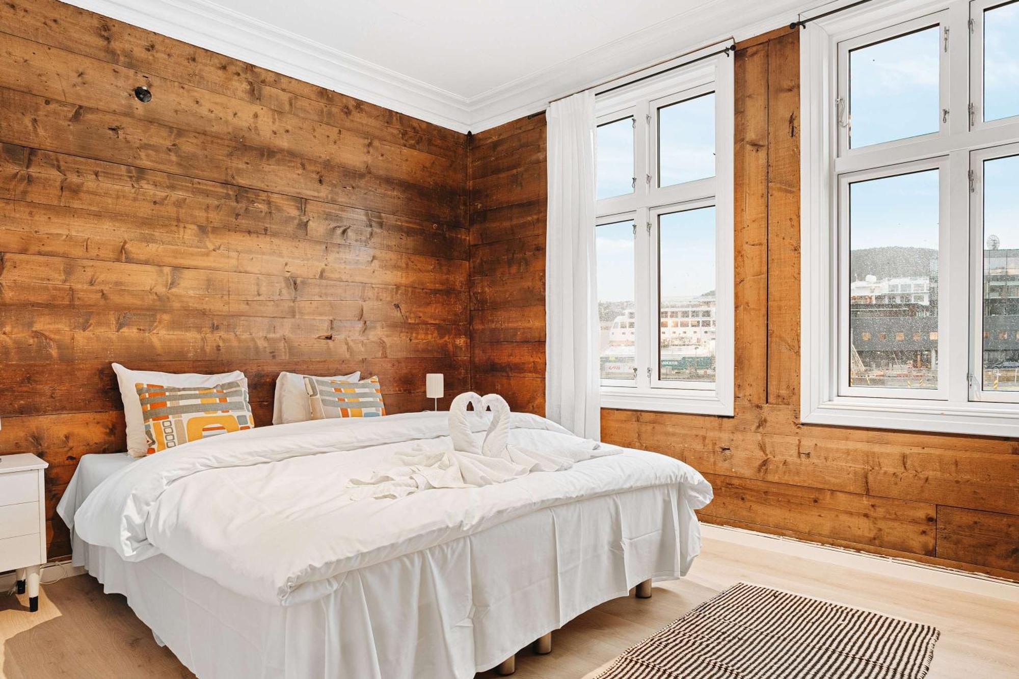 Dinbnb - History Meets Modern I 3-story House * Bergen