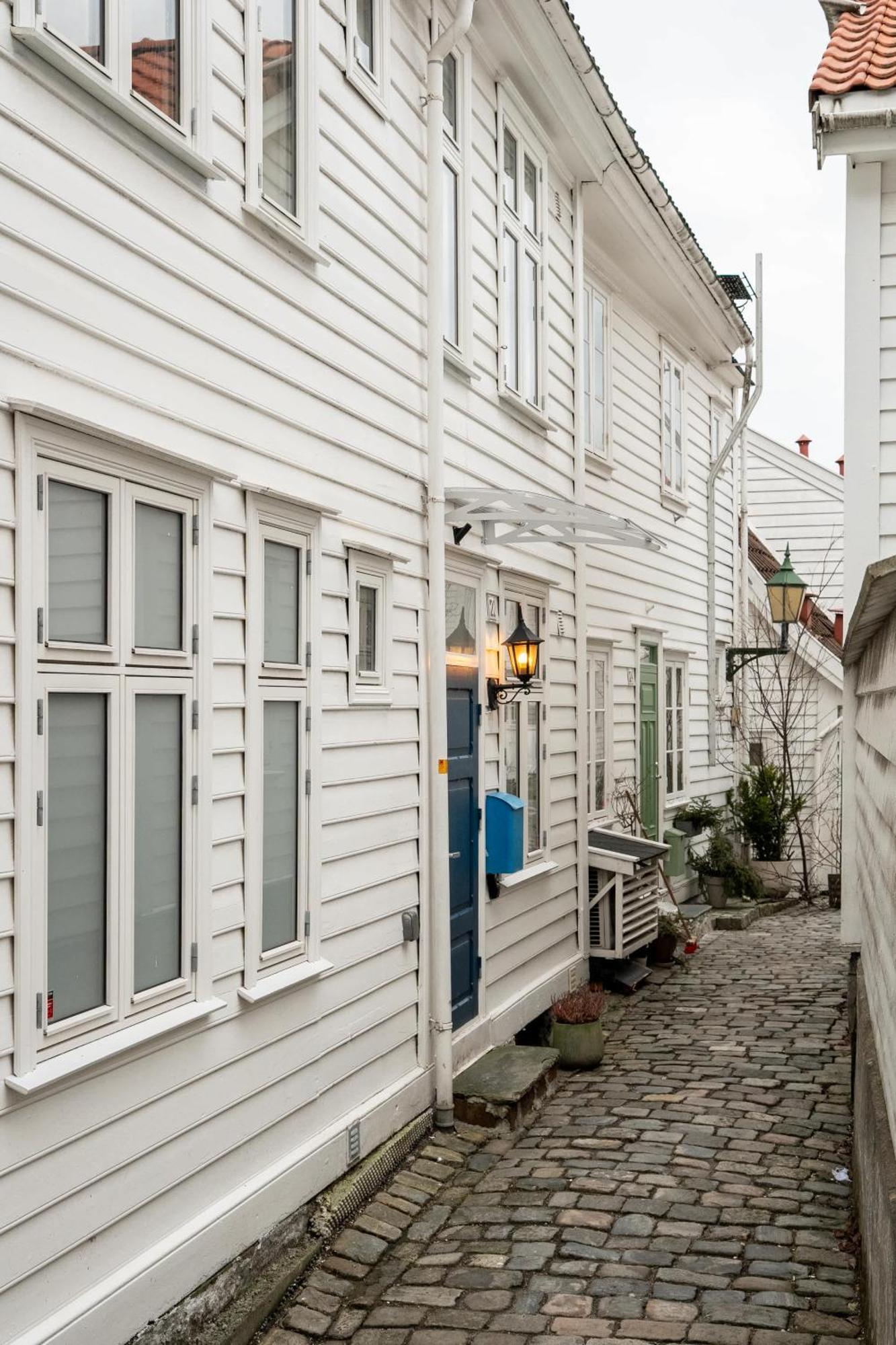 Dinbnb - History Meets Modern I 3-story House