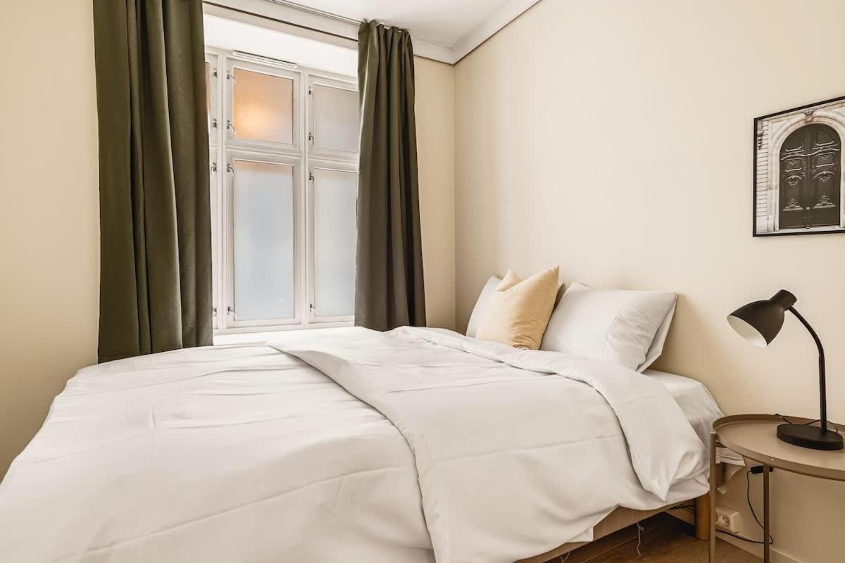 Dinbnb - Idyllic Location - 3 Bedroom Apartment