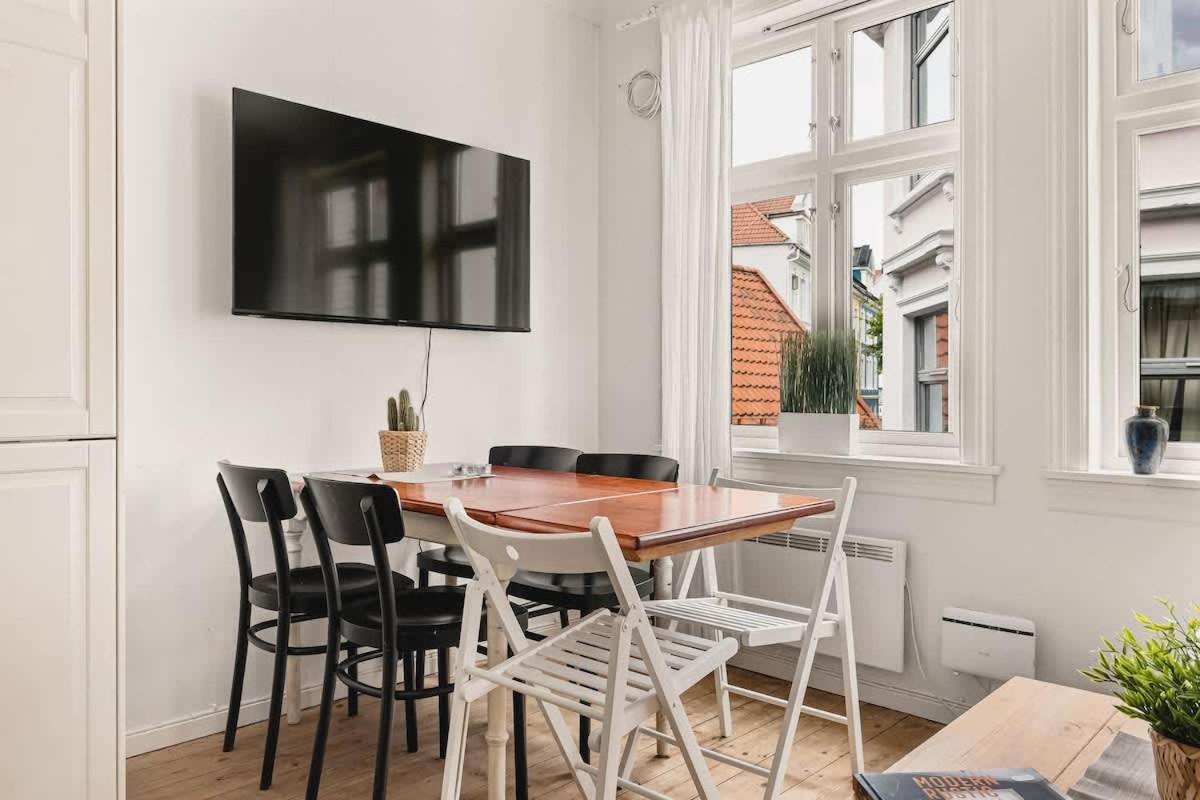 Dinbnb Homes I Idyllically Located 4-bedroom Semesterbostad *