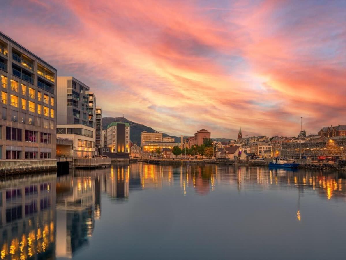 Dinbnb I Historical Two-floor With Rooftop Panorama I 1645 Heritage Apartment Bergen