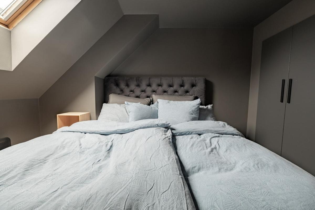 Charming 4-bed In Center *