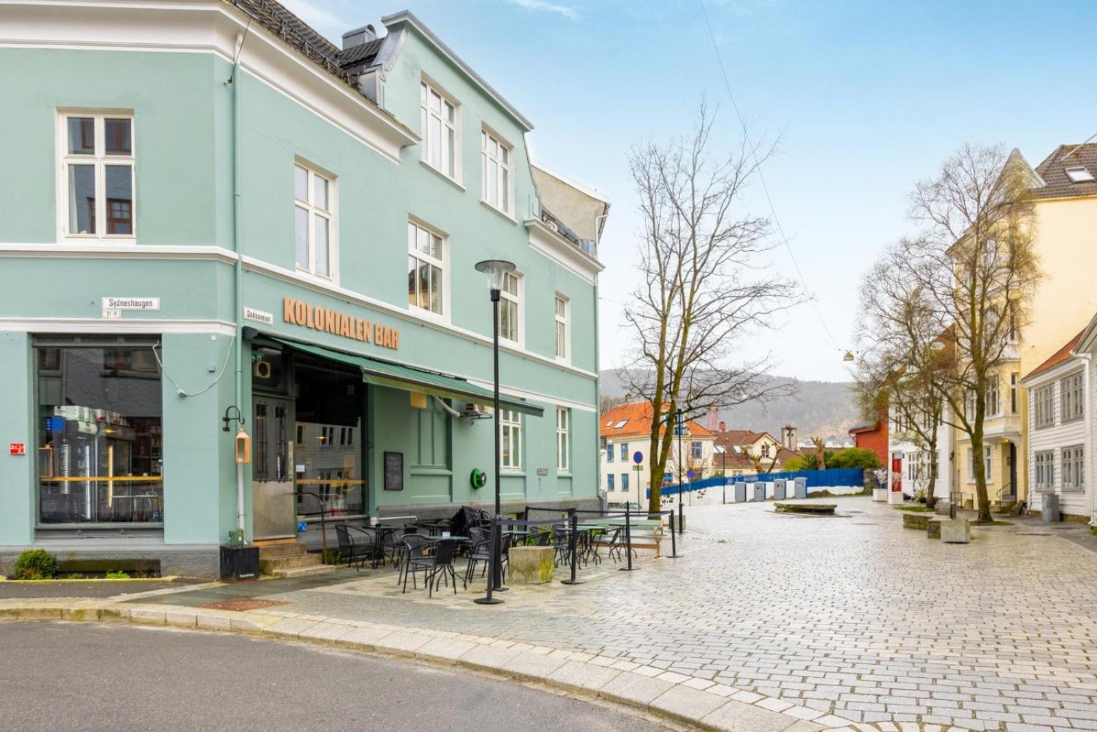 Urban Retreat, Gateway To