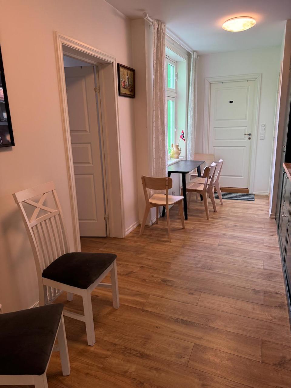 View In Center Of - 3 Bedrooms Bergen