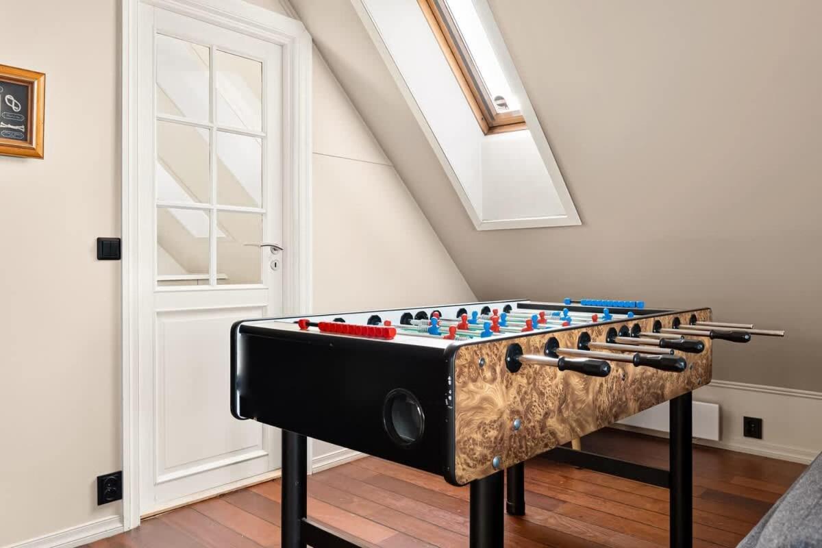 Dinbnb I The Bryggen Experience I Enjoy Life With Friends & Family *