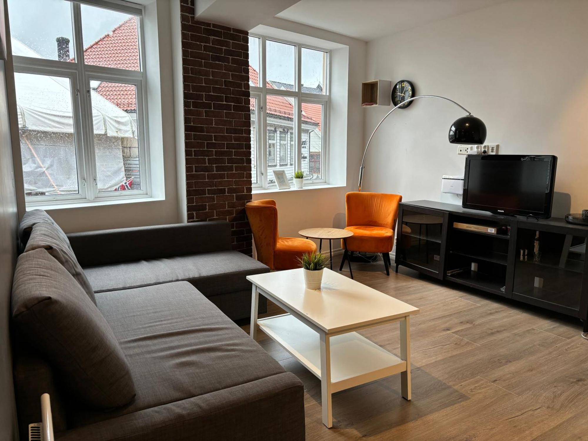 Modern By Harbor Apartment *