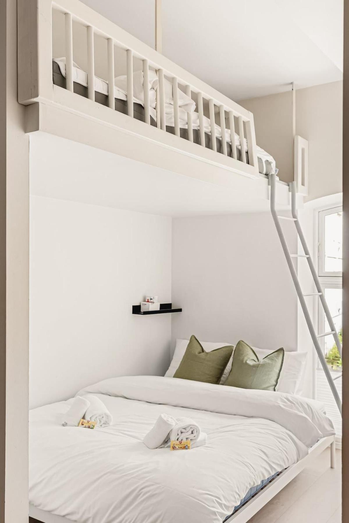 Apartment Dinbnb L Historical Building I 100m To Museum Bergen