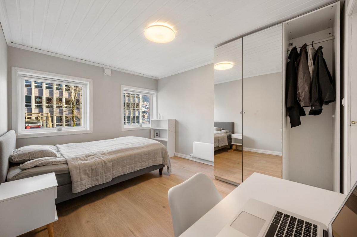 Apartment With 2 Bedrooms And Balcony *