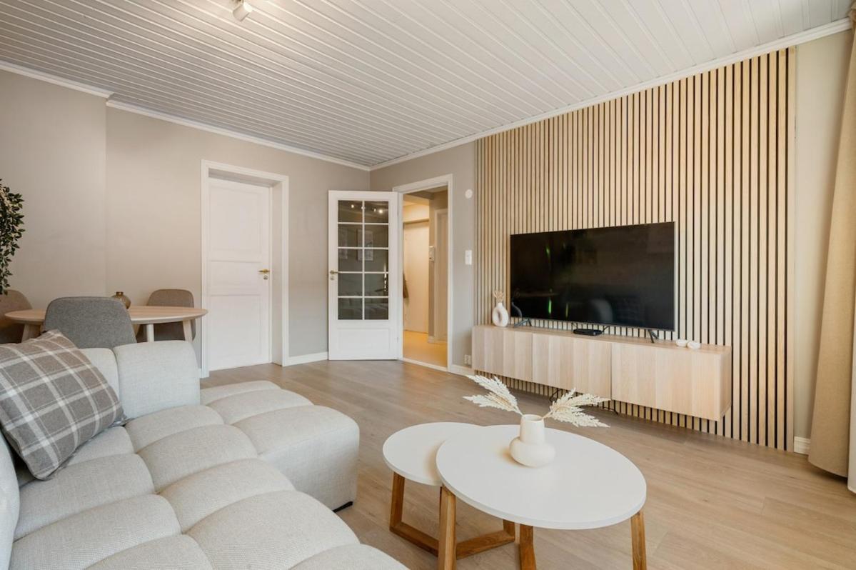 With 2 Bedrooms And Balcony Apartment