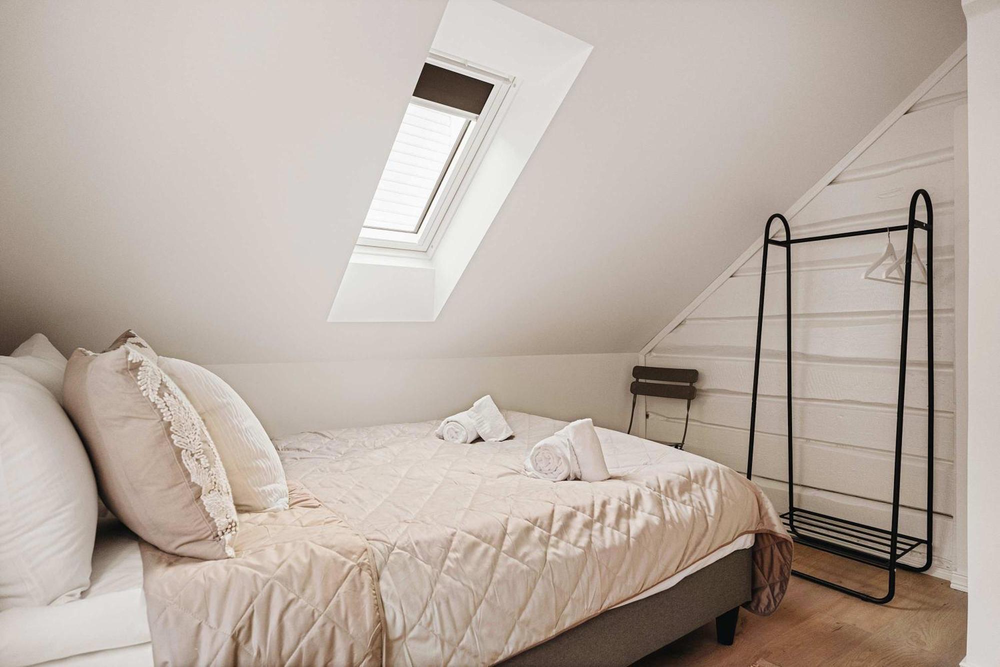 Holiday home Dinbnb Homes L Charming 2-bedroom By The Sea Cozy Bergen