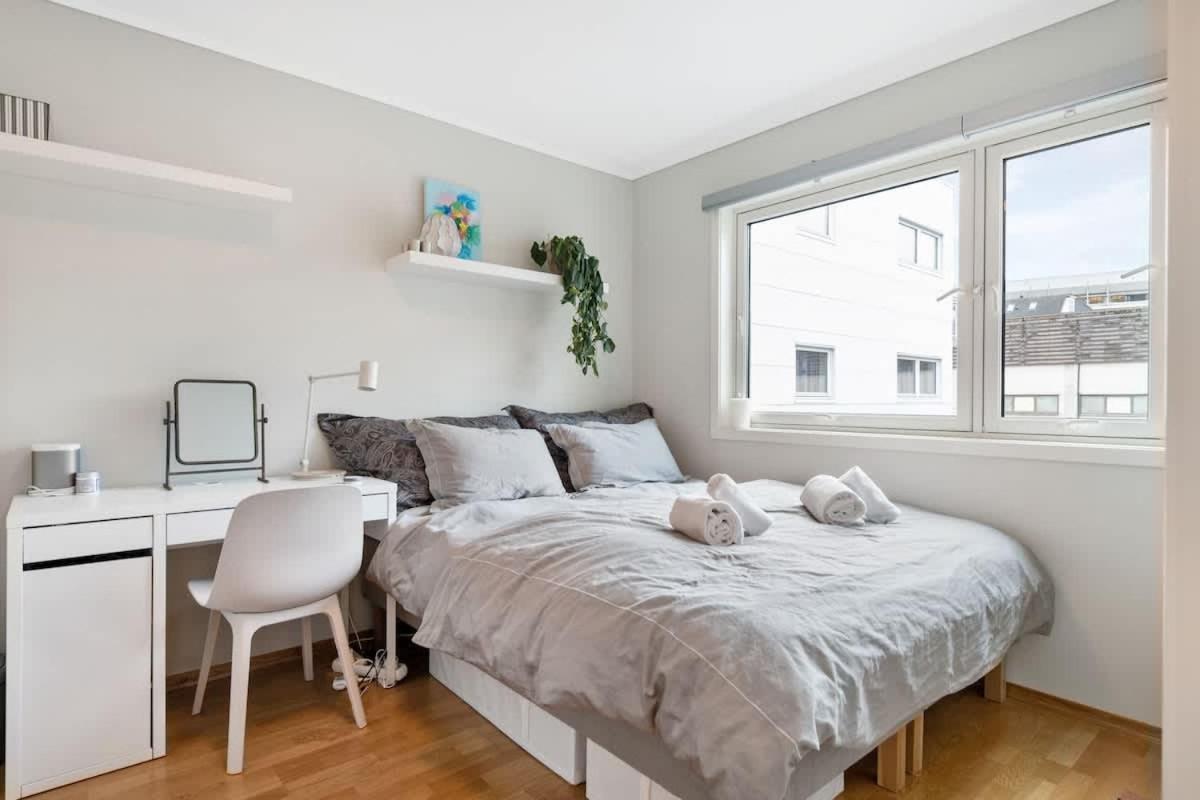 Dinbnb L Elevator - 18spm Balcony - 2 Min To Train Bergen