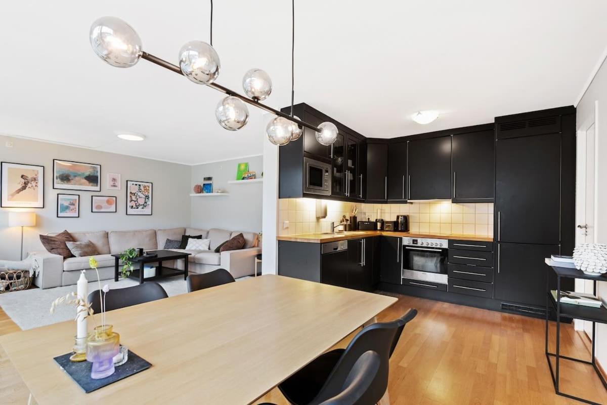 Dinbnb L Elevator - 18spm Balcony - 2 Min To Train * Bergen