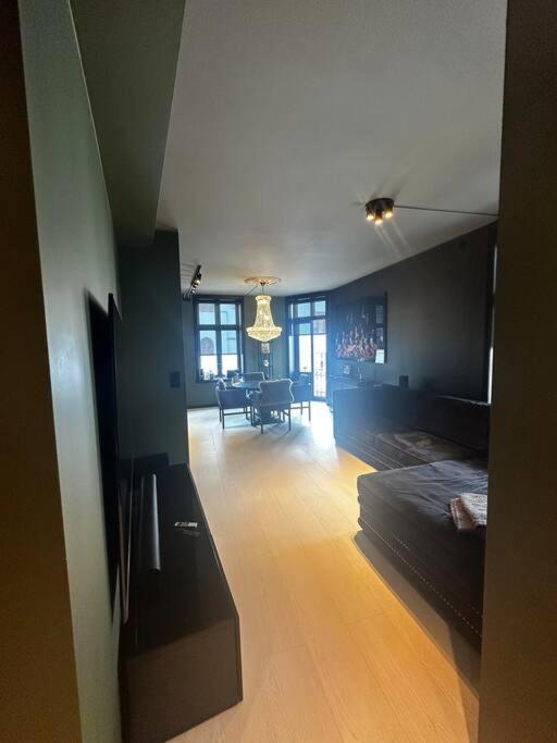 Apartment Ralekker Byleilighet. Solrik Balkong