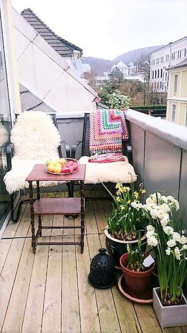 2br With Balconies And Art In Historical Area * Bergen