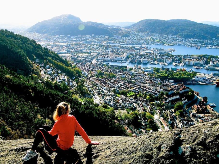 2br With Balconies And Art In Historical Area Apartment Bergen