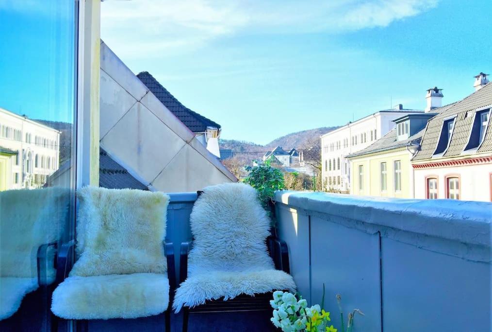 Apartment 2br With Balconies And Art In Historical Area Bergen
