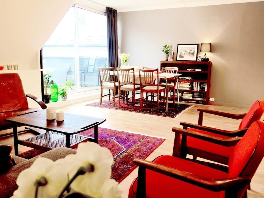 2br With Balconies And Art In Historical Area Bergen