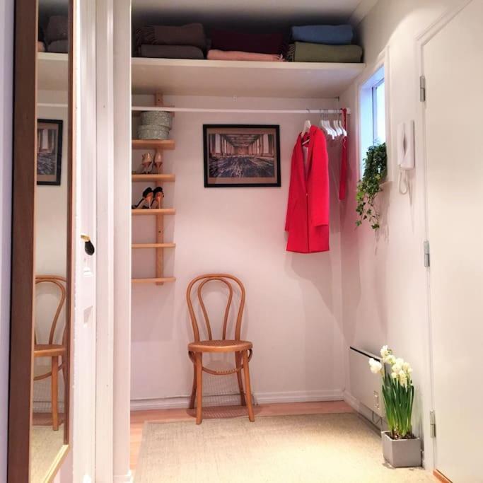 2br With Balconies And Art In Historical Area Apartment Bergen