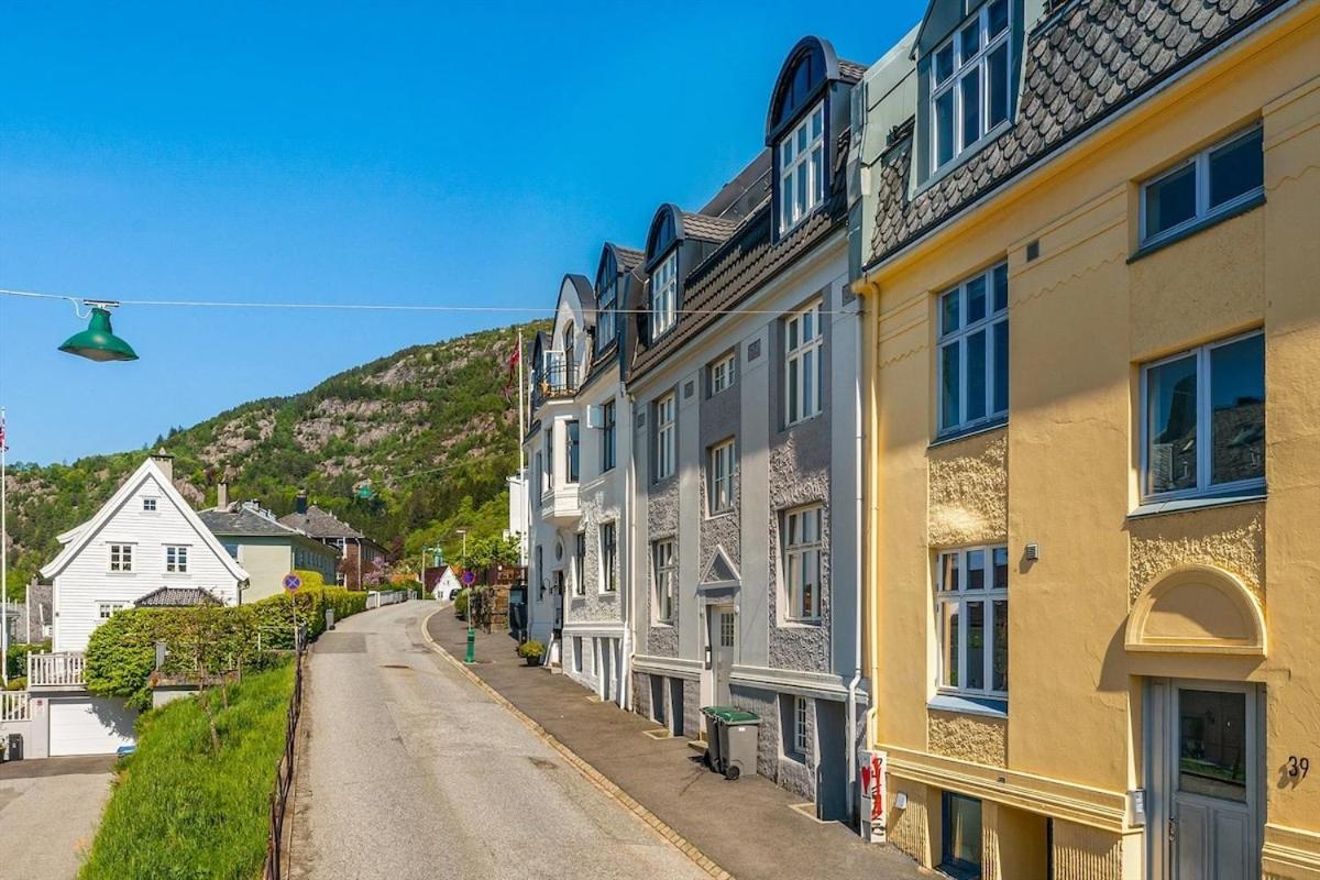 Renovated 3 Room Home In Historical Sandviken *