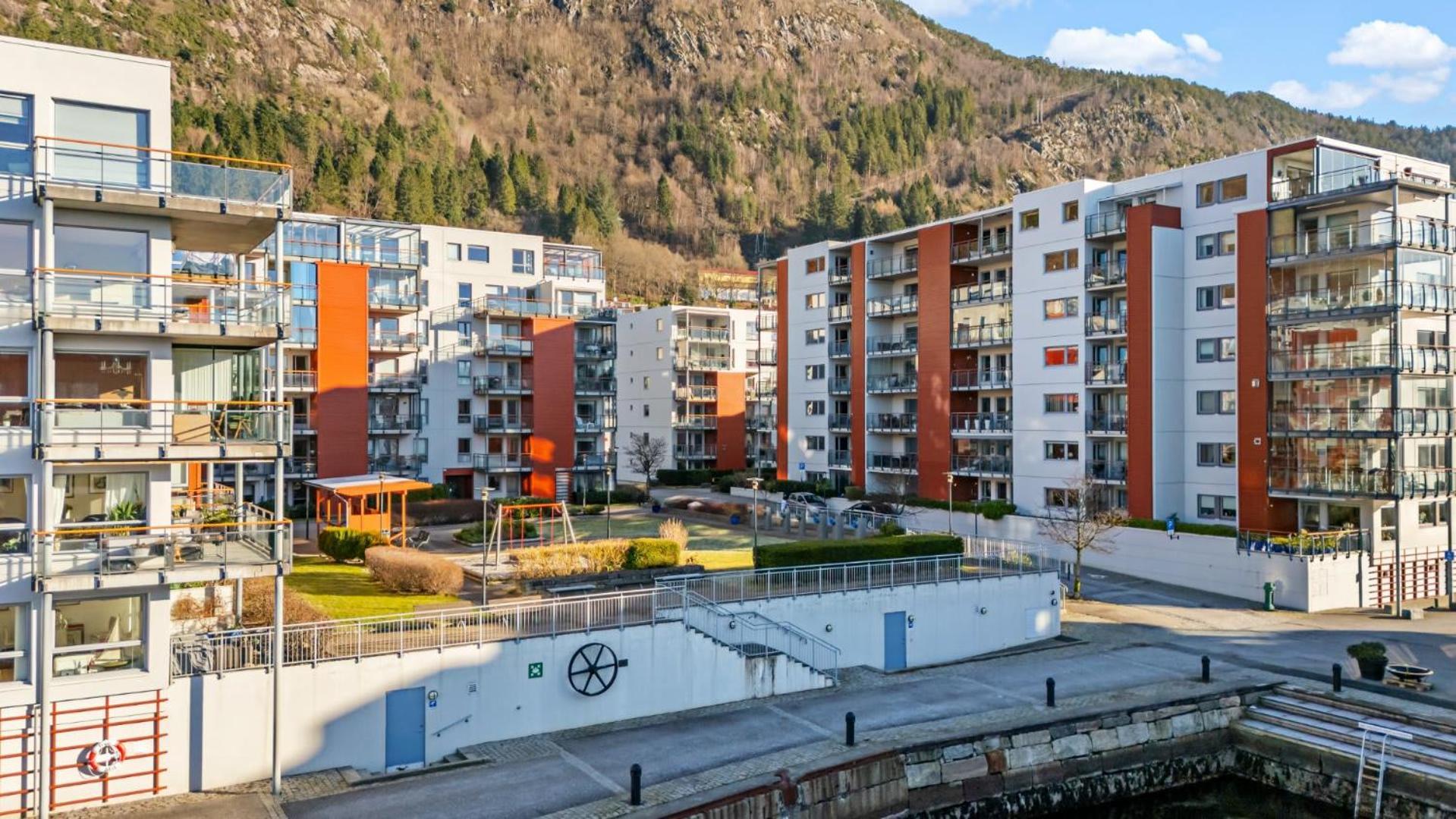 Heimby - Parking - Balcony