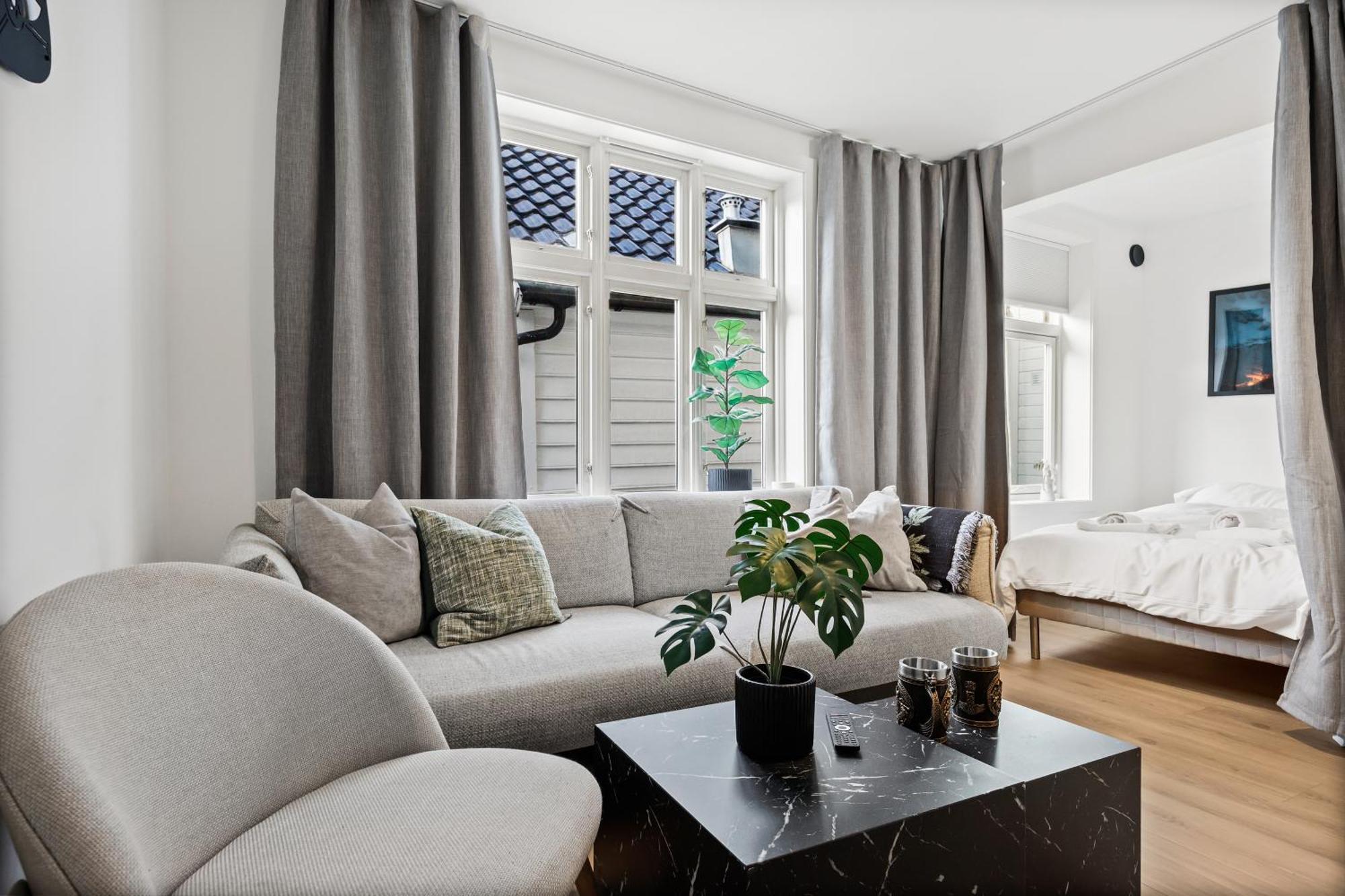 Homerentals - Behind Bryggen & Historic Cobblestone Streets - 2 Floor Renovated From February 2025