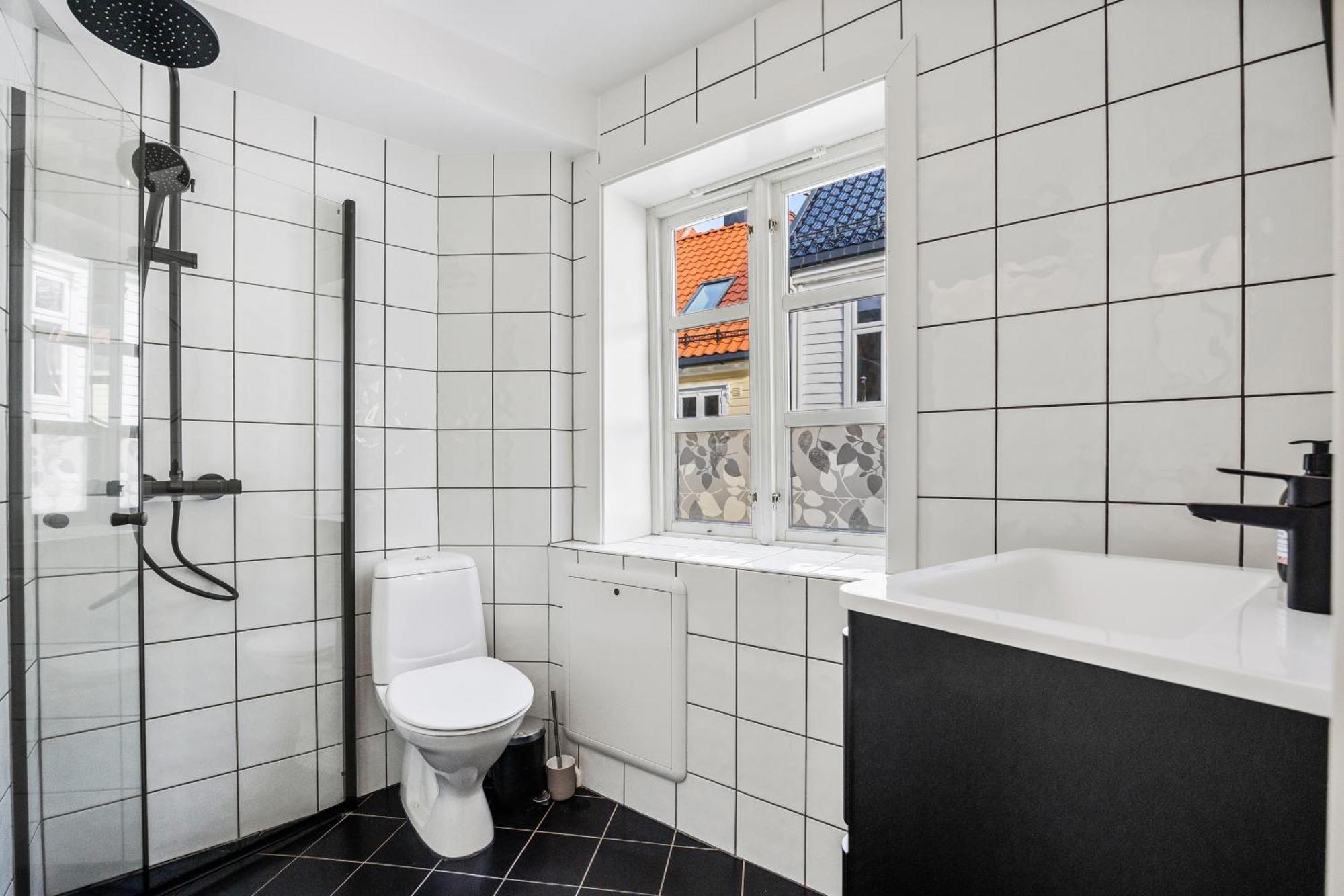 Homerentals - Behind Bryggen & Historic Cobblestone Streets - 2 Floor Renovated From February 2025