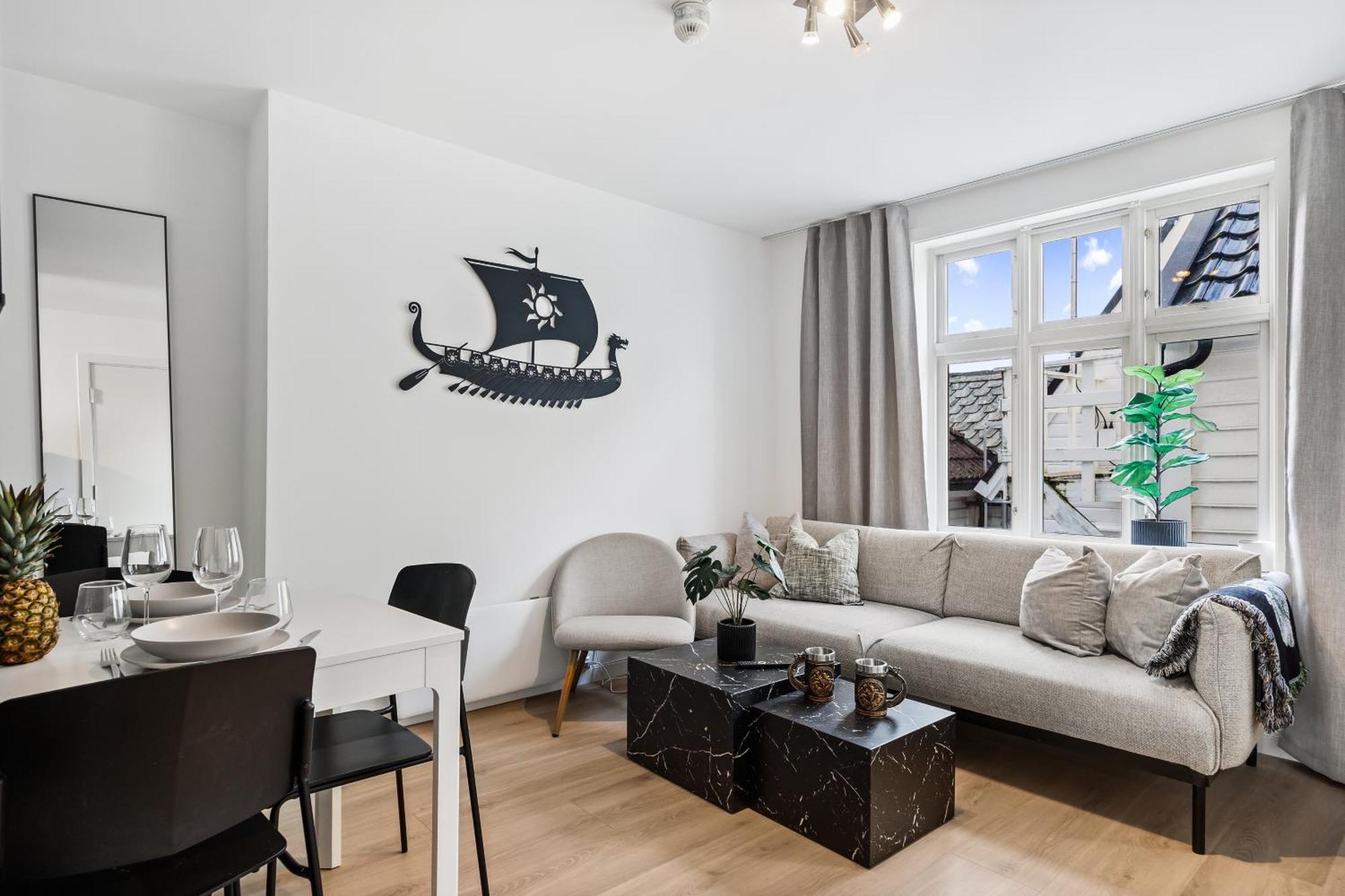 Homerentals - Behind Bryggen & Historic Cobblestone Streets - 2 Floor Renovated From February 2025 * Bergen