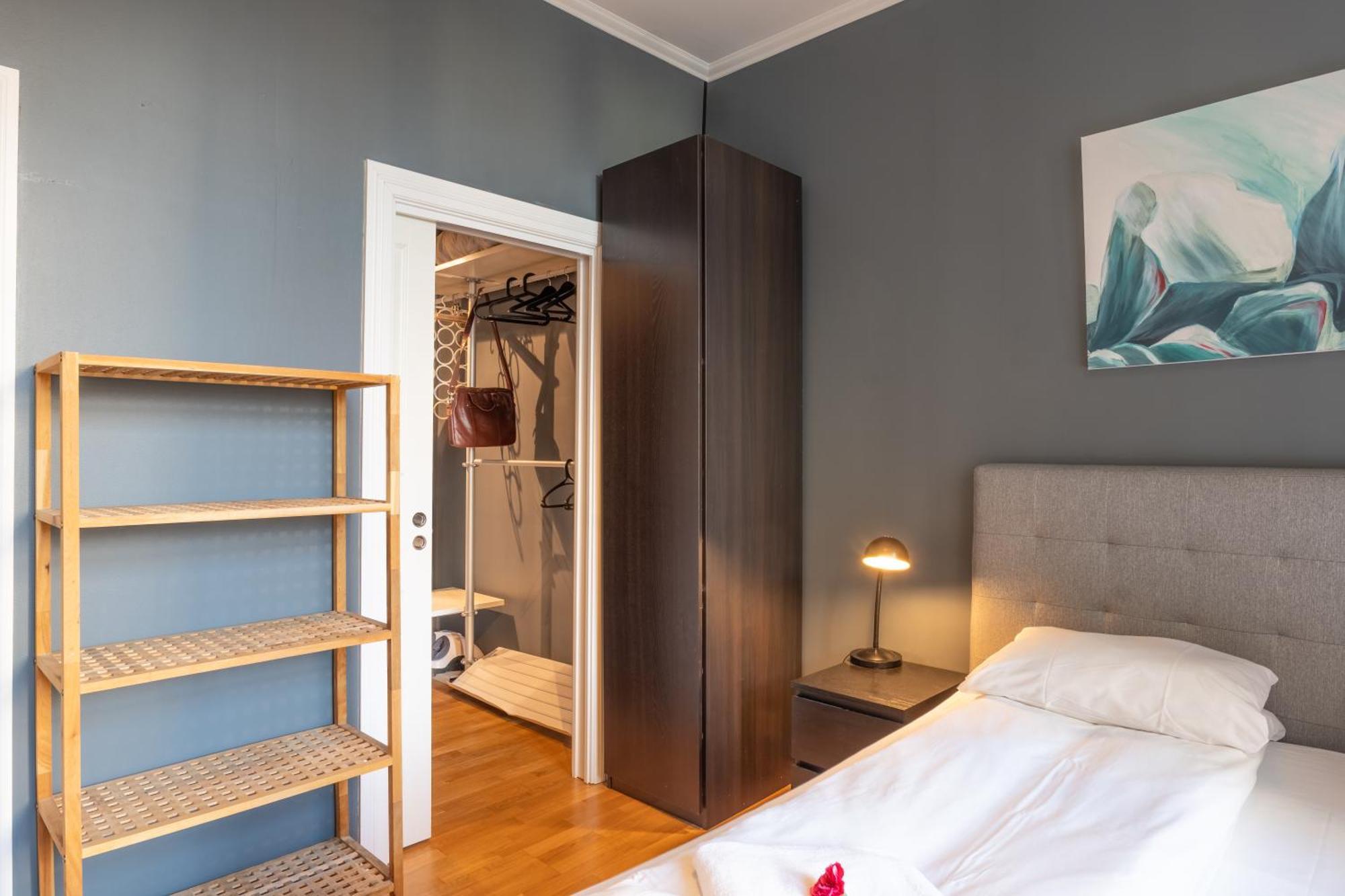 Apartment Roomsly - Prime Location And Modern Comfort *