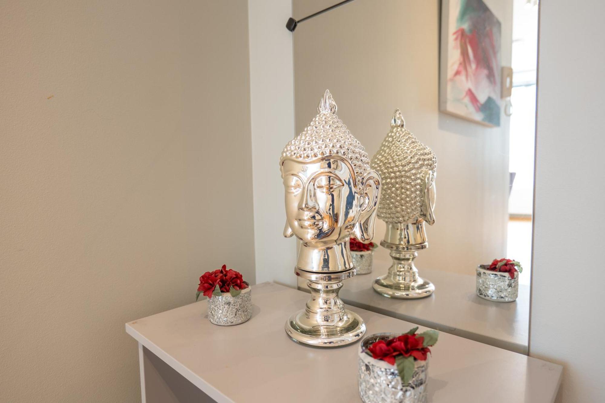 Roomsly - Prime Location And Modern Comfort Bergen