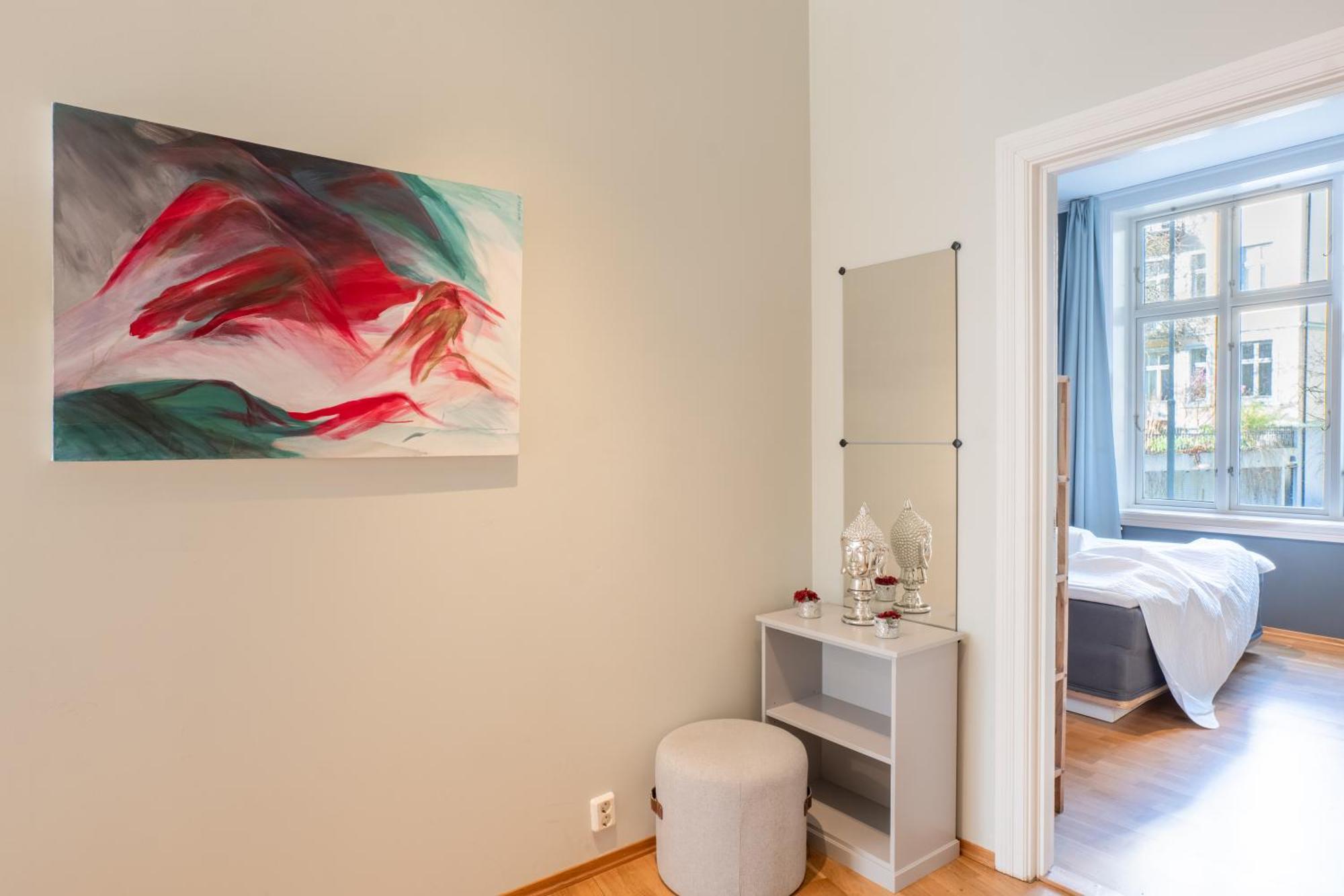 Apartment Roomsly - Prime Location And Modern Comfort *