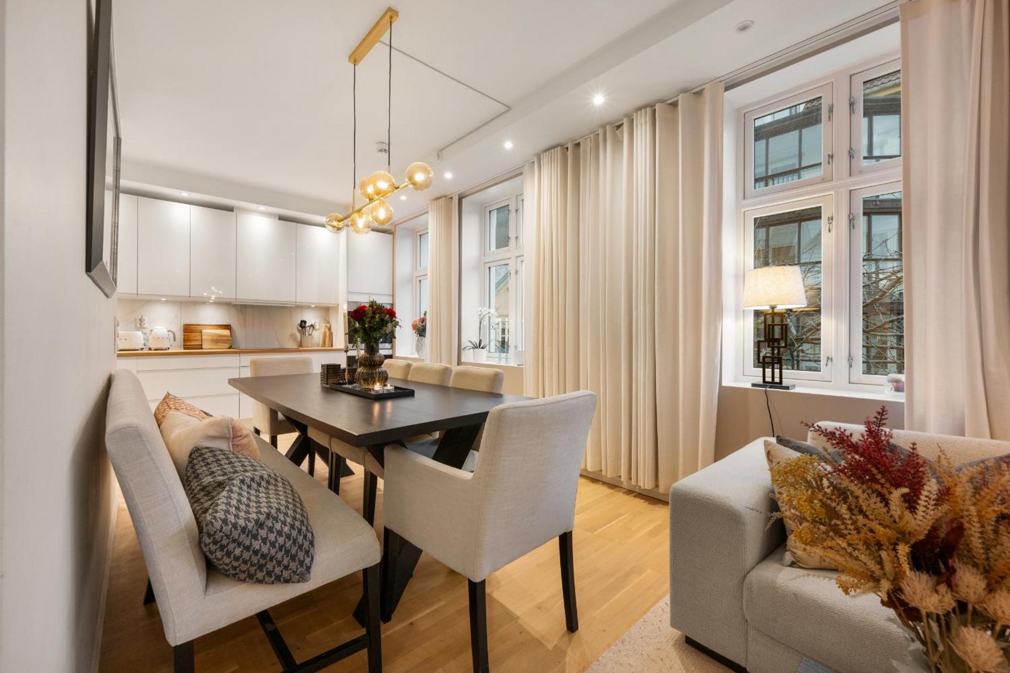 Apartment Luxury Summer With Balcony Near Bryggen