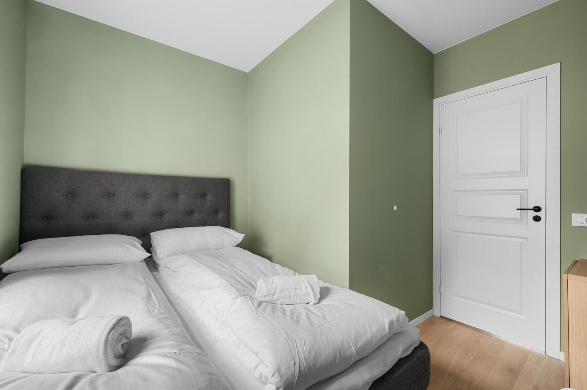 Beds I Urban Escape Apartment *