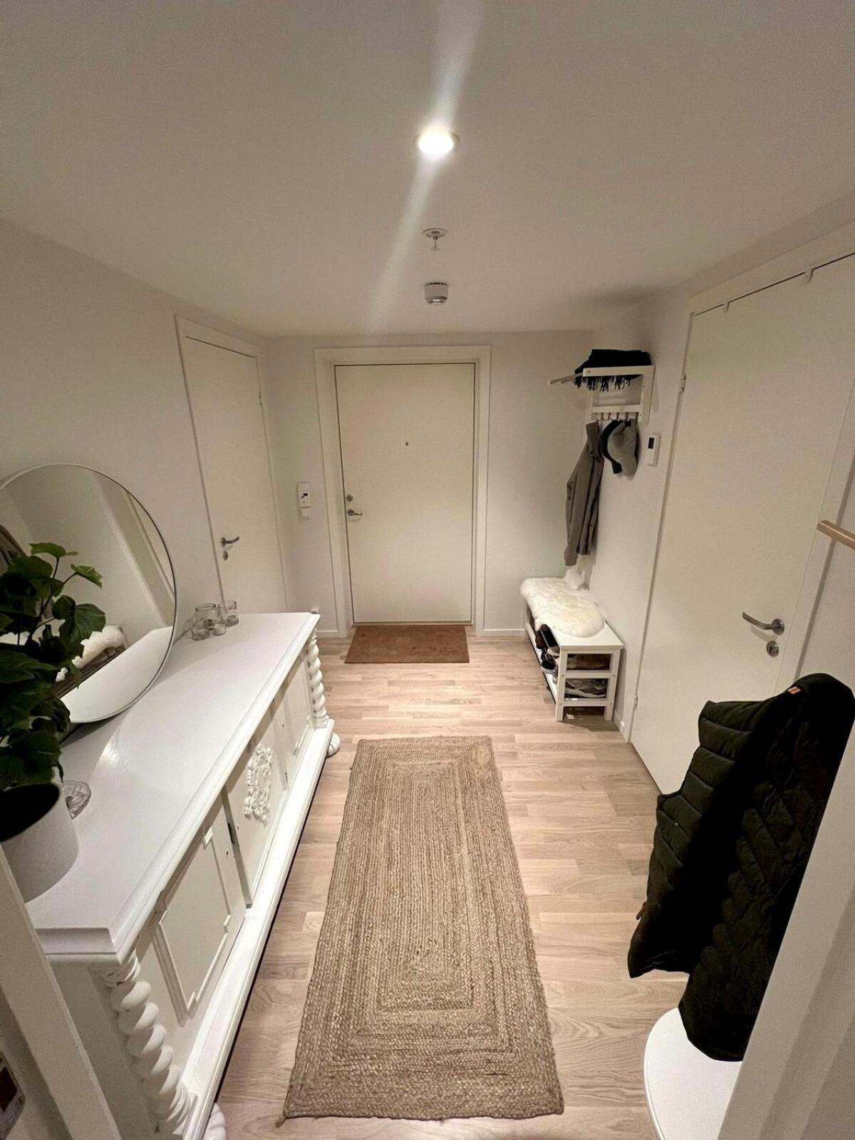 Apartment Modern Near Center Of *
