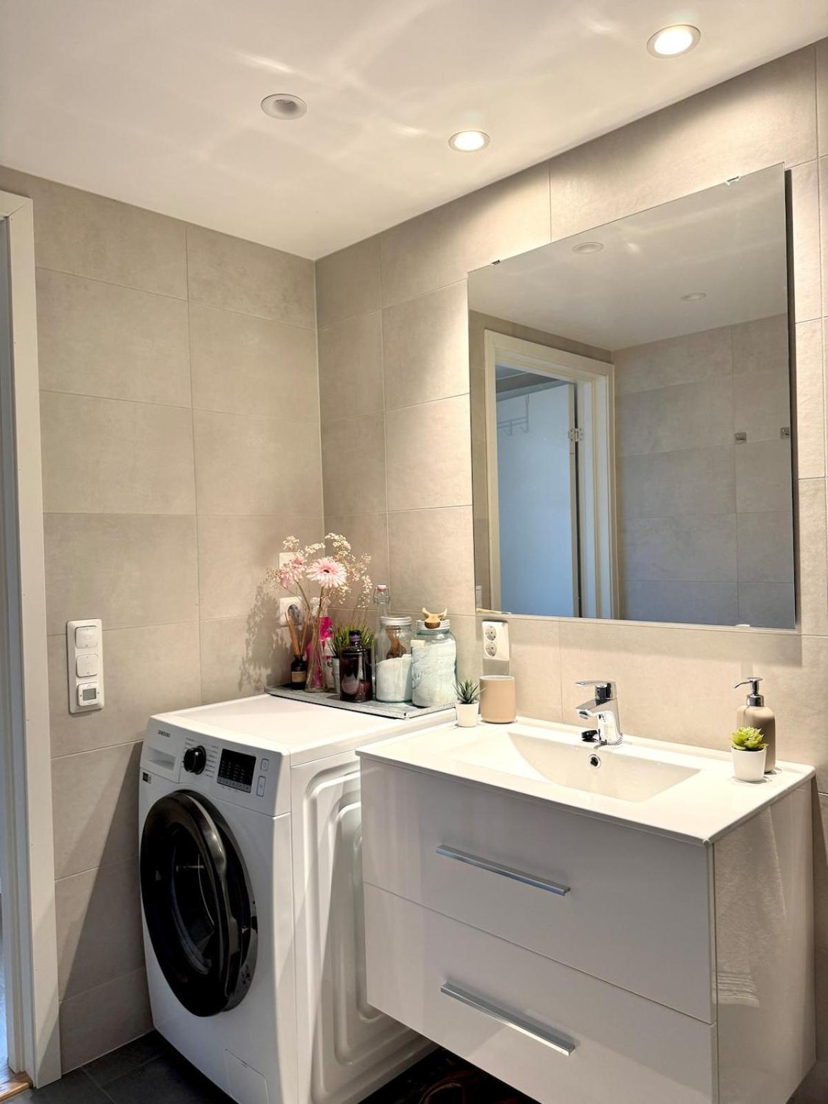 Modern Near Center Of Apartment